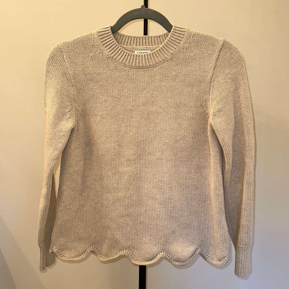 XS J. Crew beige crew neck sweater w/ scallop detail